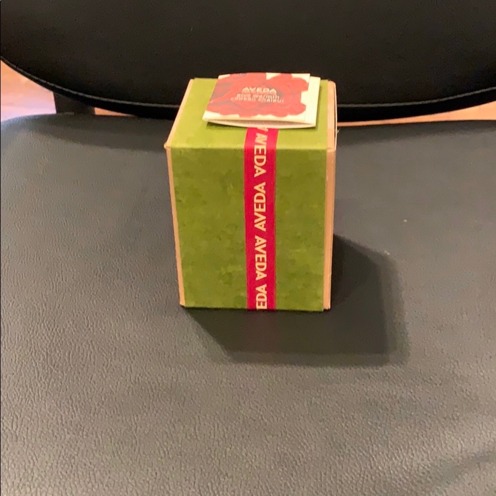 🌟AVEDA🌟 soy wax candle